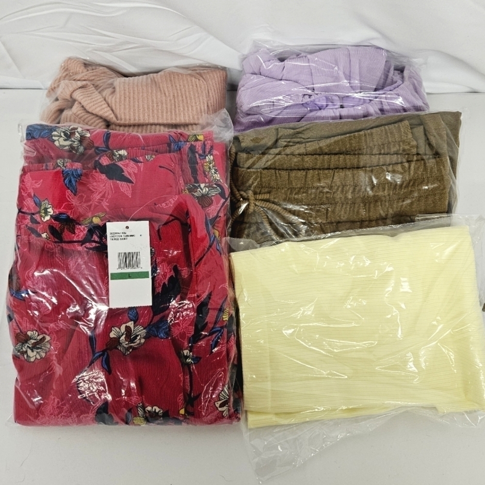 Five Piece Mystery Bundle Deal Box in Women's Size Large - NWT Items - Picture 2 of 3